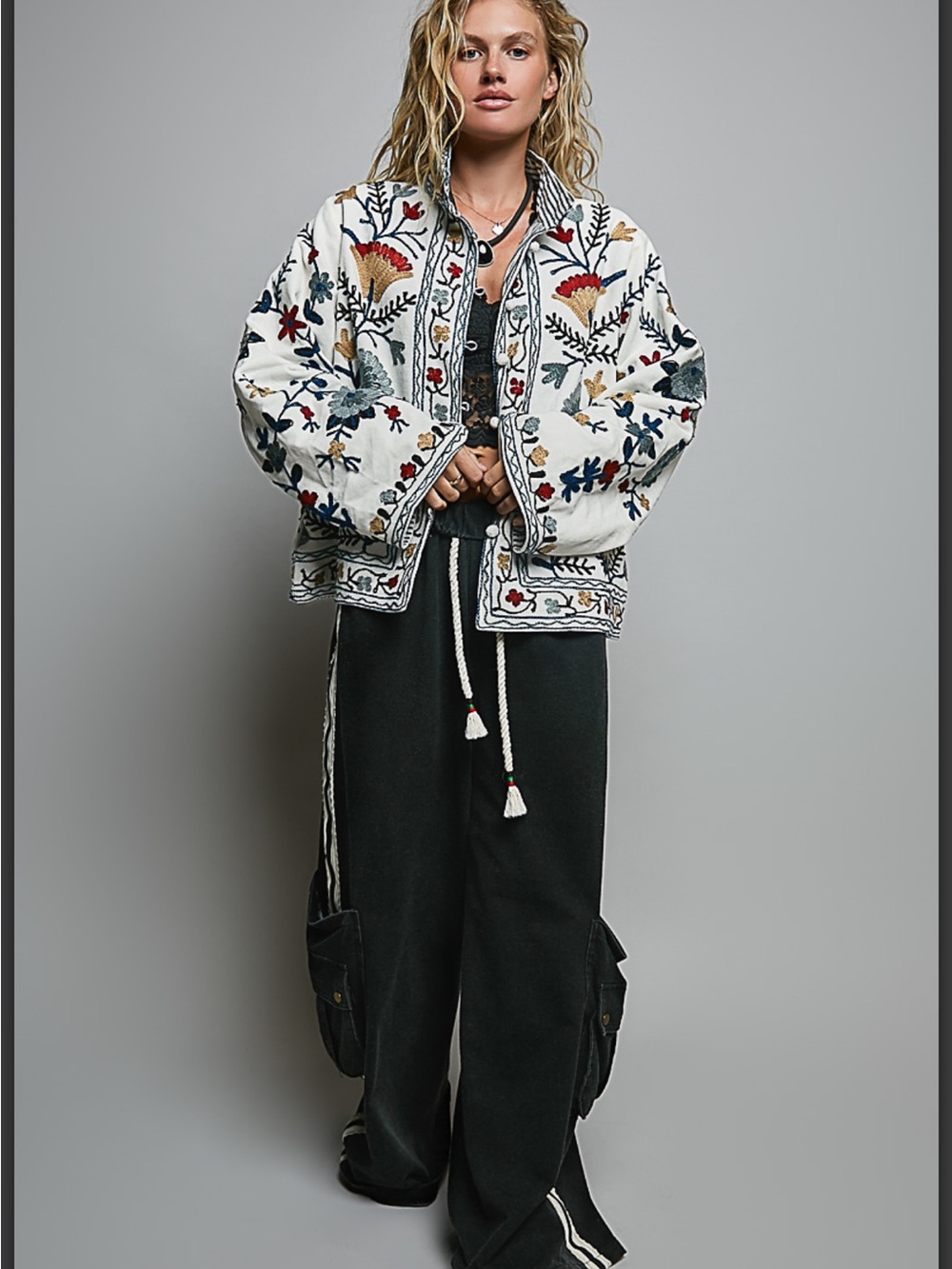 POL Embroidered Floral Jacket - Picture 8 of 11